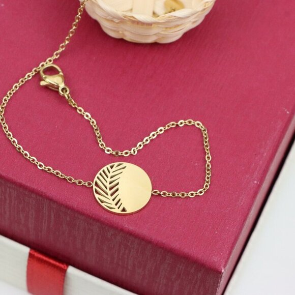 Yellow Gold Bracelet with Leaf Cutout Charm, Adjustable Size, XPBL0623 - Picture 10 of 12